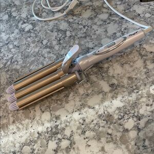 CkeyiN Gold Triple Barrel Hair Waver